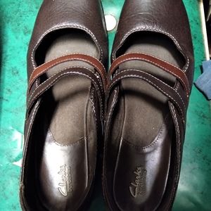 Womens Clarks brand shoes